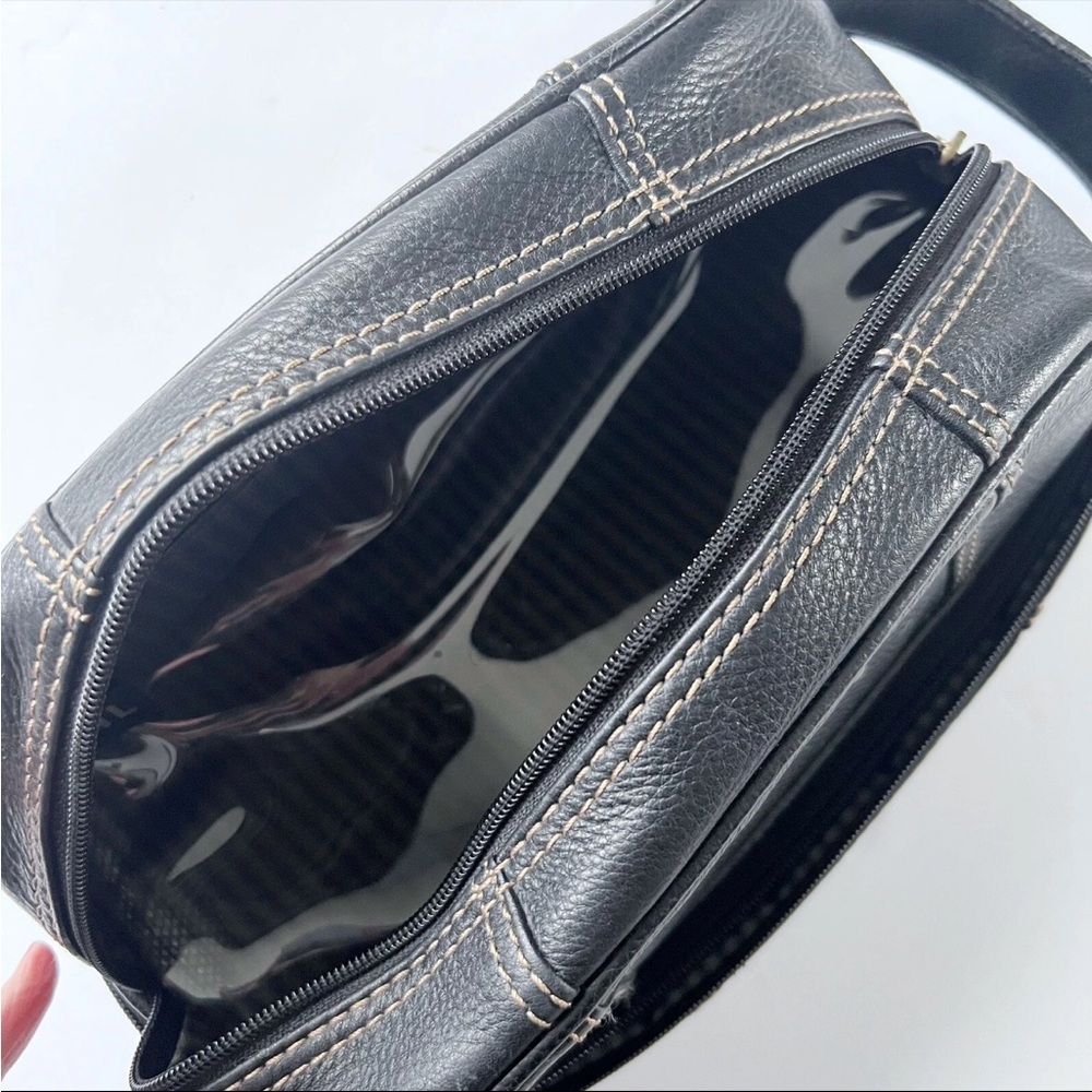 Fossil Black Leather Toiletry Bag - Picture 5 of 11